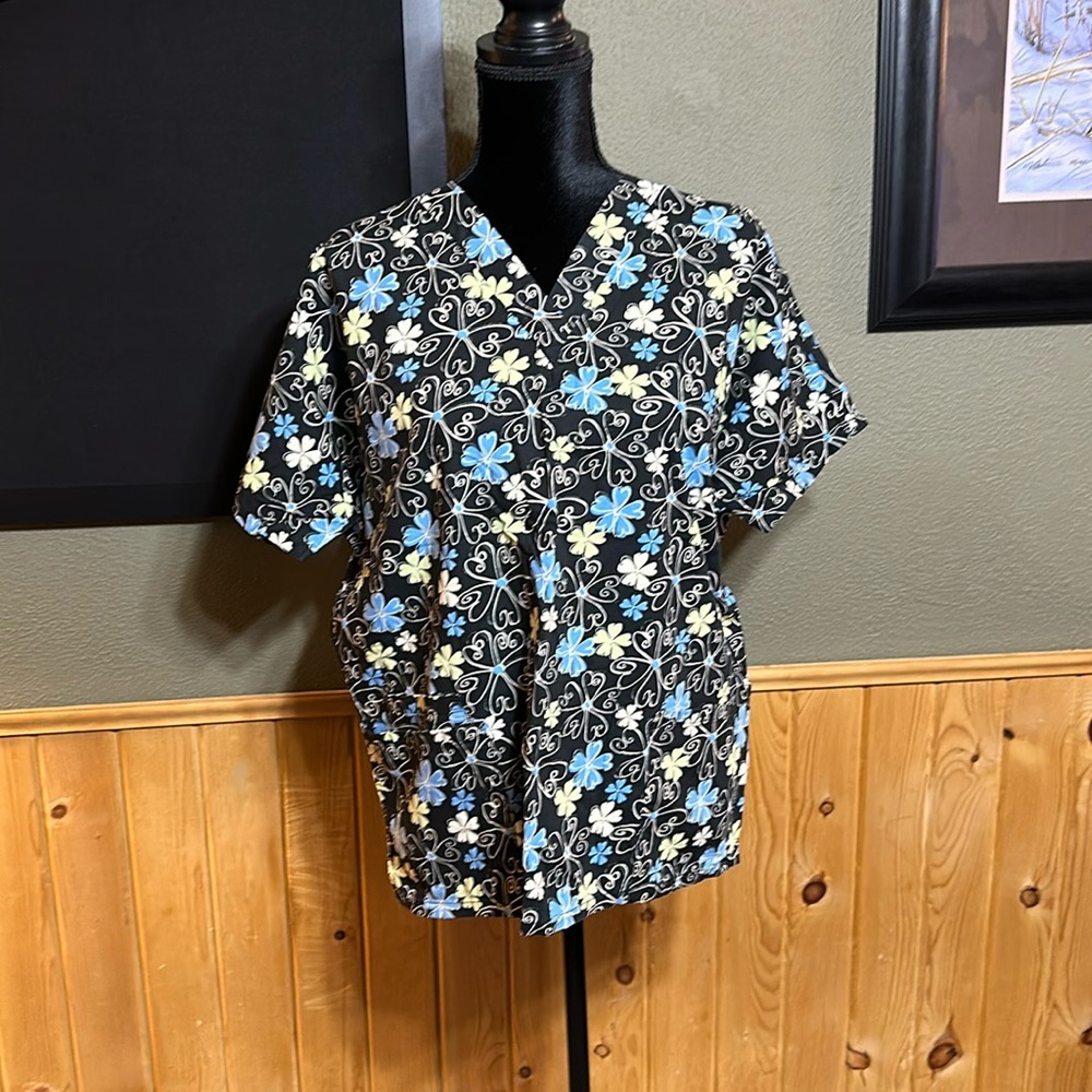 Scrub HQ scrub top